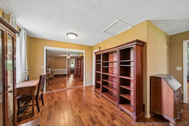 25100 S 610, Grove, OK 74344