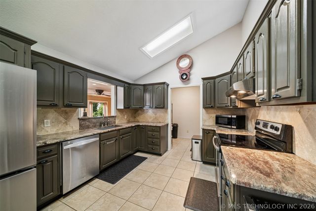 25100 S 610, Grove, OK 74344