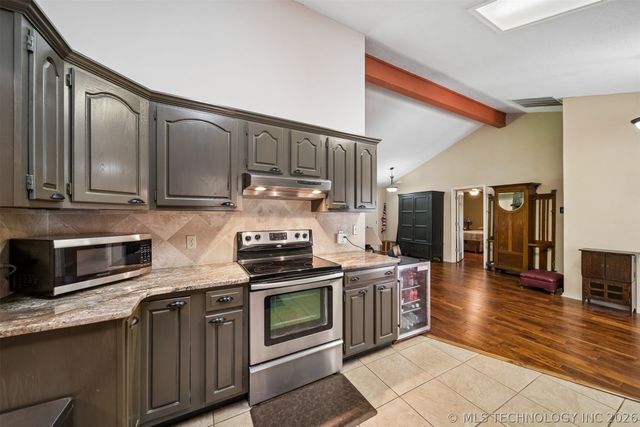 25100 S 610, Grove, OK 74344
