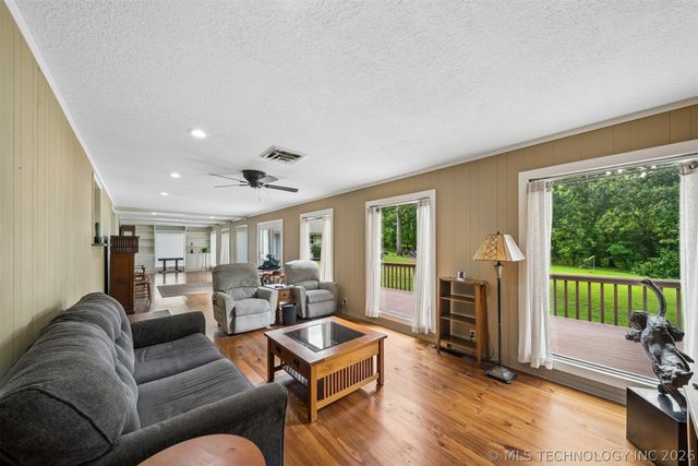 25100 S 610, Grove, OK 74344