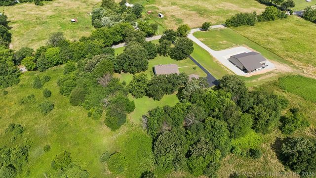 25100 S 610, Grove, OK 74344
