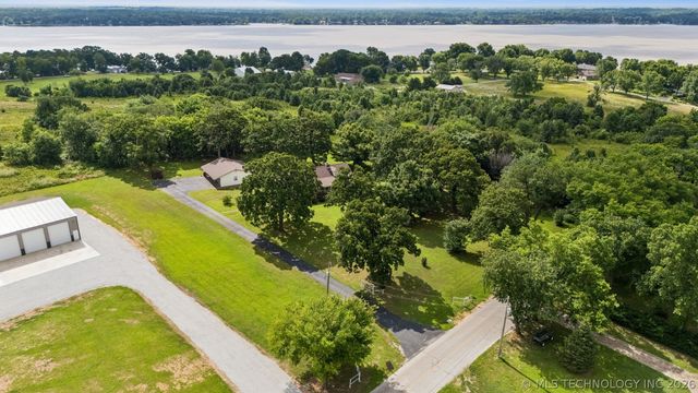 25100 S 610, Grove, OK 74344