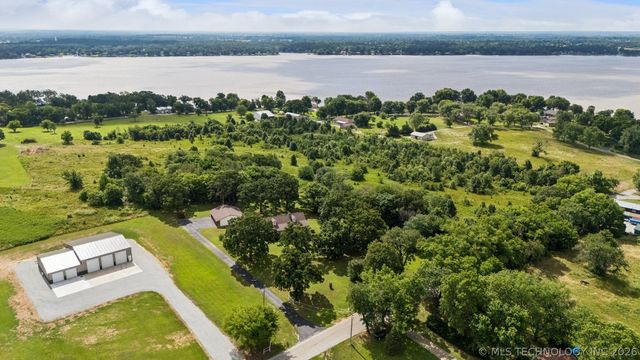 25100 S 610, Grove, OK 74344