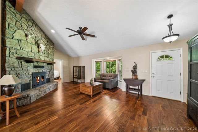 25100 S 610, Grove, OK 74344