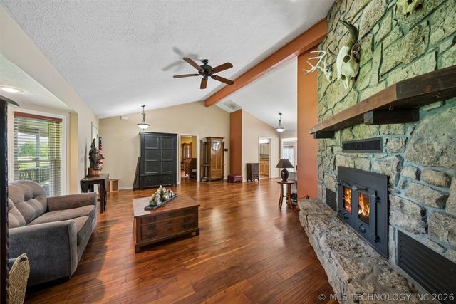 25100 S 610, Grove, OK 74344