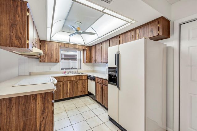 1855 KIM ACRES LANE, Dover, FL 33527