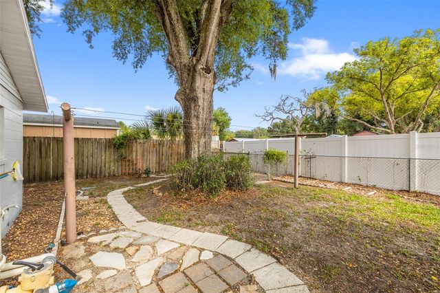 1855 KIM ACRES LANE, Dover, FL 33527