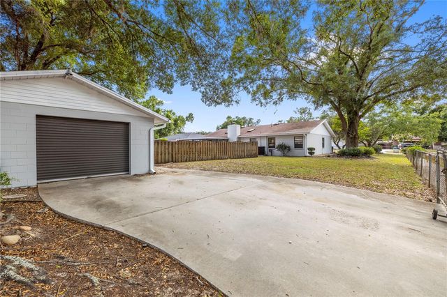 1855 KIM ACRES LANE, Dover, FL 33527