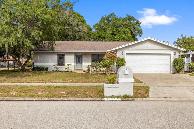 1855 KIM ACRES LANE, Dover, FL 33527