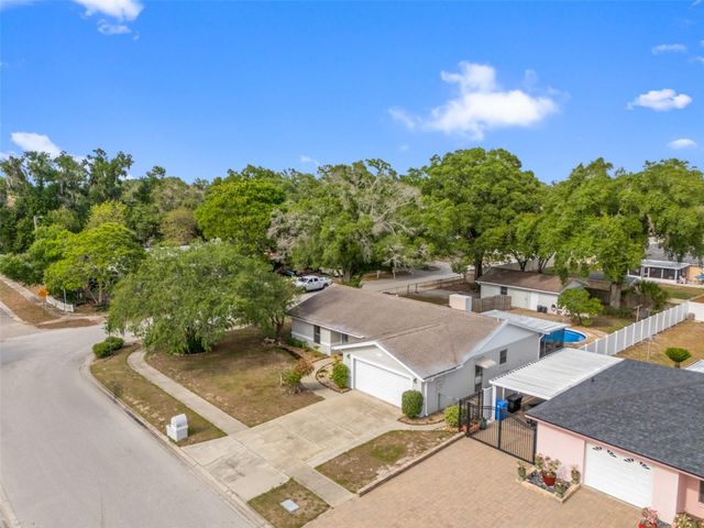 1855 KIM ACRES LANE, Dover, FL 33527