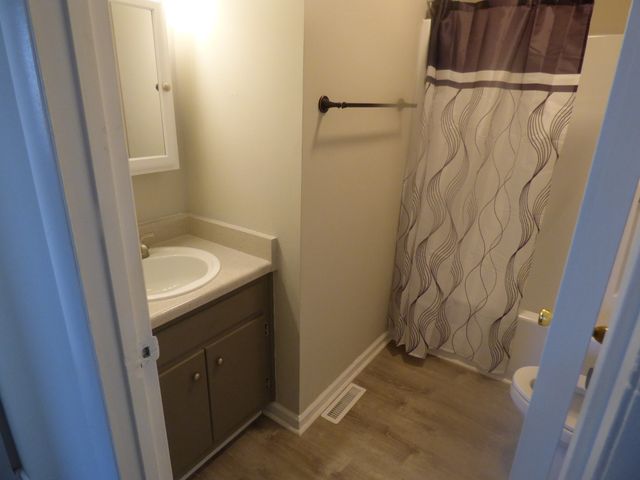 745 Trail Dr, Gallatin, TN 37066