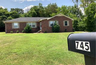 745 Trail Dr, Gallatin, TN 37066