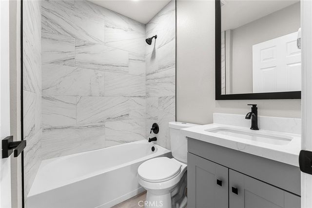 8806 Newport Avenue, Fontana, CA 92335