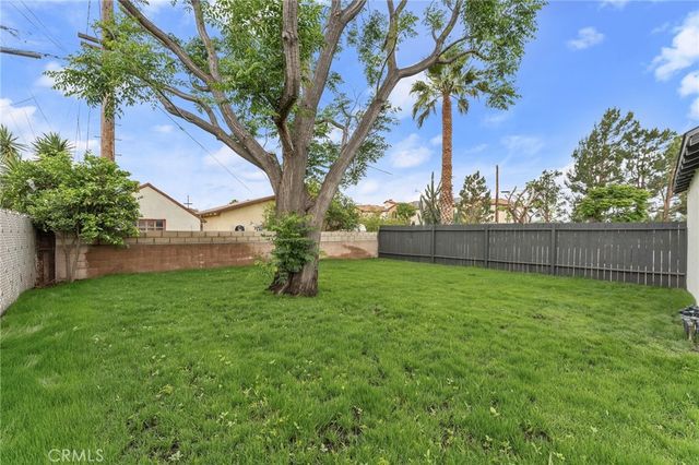 8806 Newport Avenue, Fontana, CA 92335