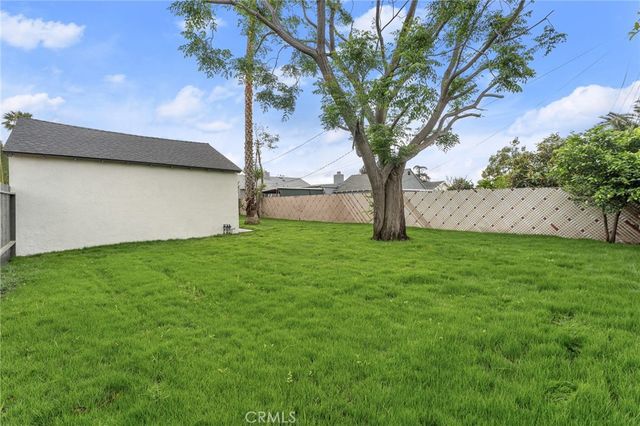 8806 Newport Avenue, Fontana, CA 92335