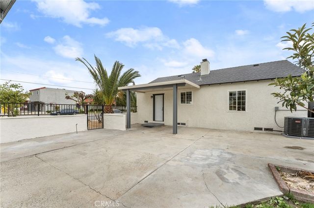 8806 Newport Avenue, Fontana, CA 92335