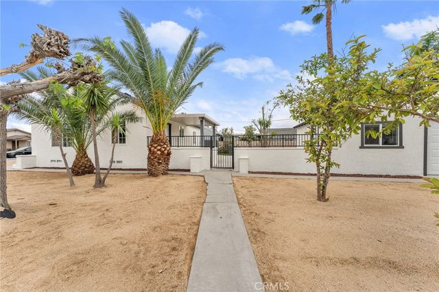 8806 Newport Avenue, Fontana, CA 92335