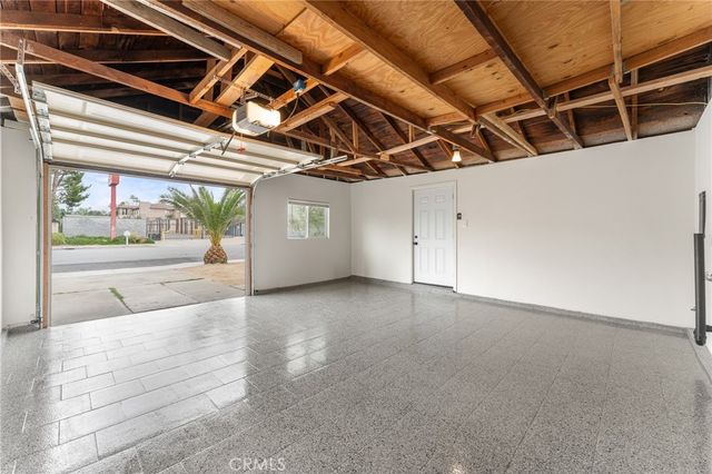 8806 Newport Avenue, Fontana, CA 92335