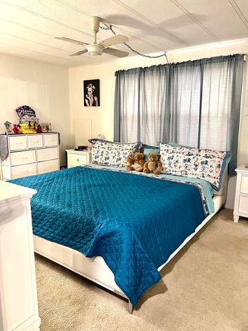 8011 SE Homestead Avenue, Hobe Sound, FL 33455