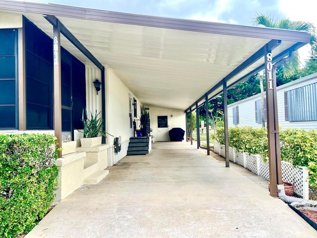 8011 SE Homestead Avenue, Hobe Sound, FL 33455