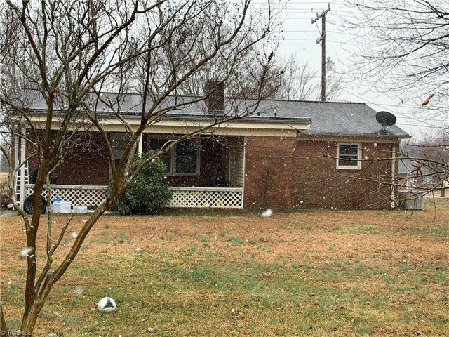 1617 Bunker Hill Sandy Ridge Road, Kernersville, NC 27284