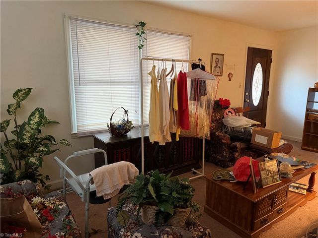 1617 Bunker Hill Sandy Ridge Road, Kernersville, NC 27284