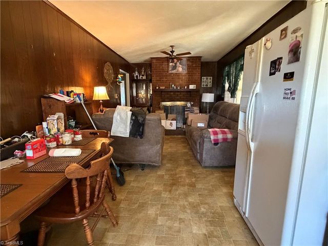 1617 Bunker Hill Sandy Ridge Road, Kernersville, NC 27284