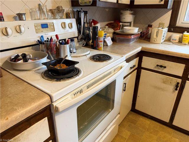 1617 Bunker Hill Sandy Ridge Road, Kernersville, NC 27284