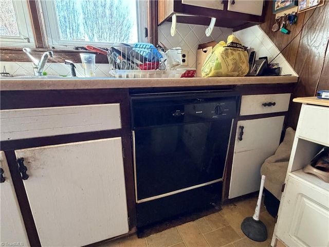 1617 Bunker Hill Sandy Ridge Road, Kernersville, NC 27284