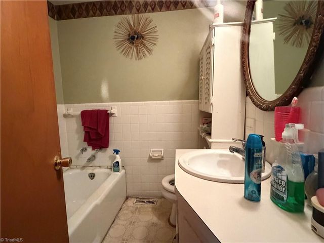 1617 Bunker Hill Sandy Ridge Road, Kernersville, NC 27284