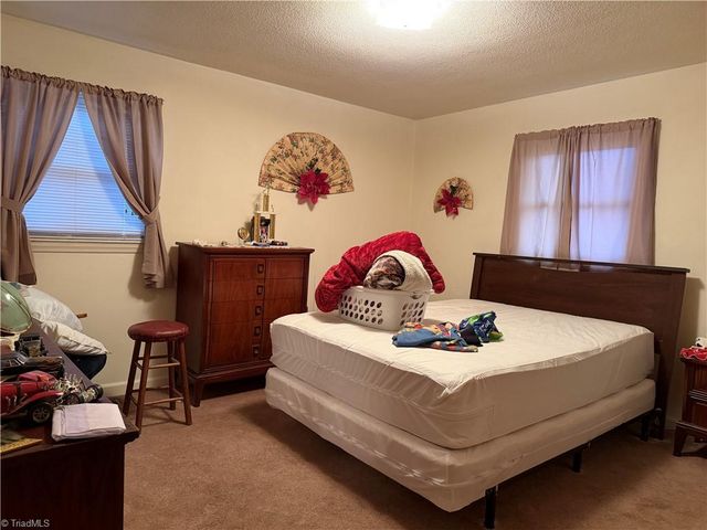 1617 Bunker Hill Sandy Ridge Road, Kernersville, NC 27284