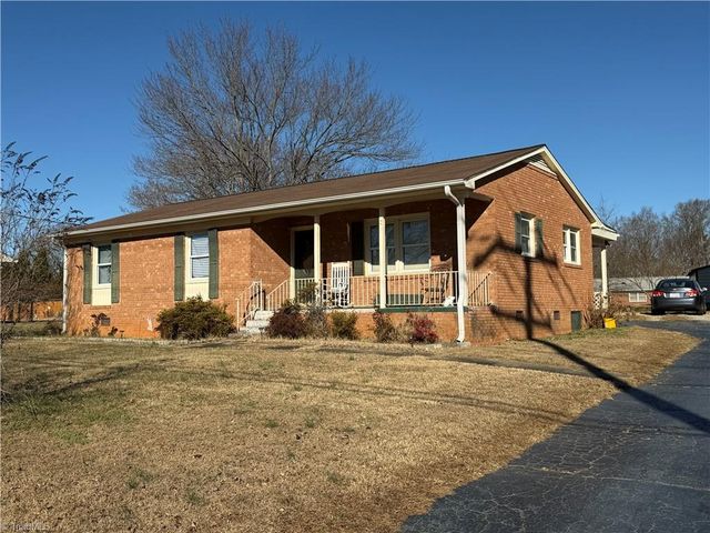 1617 Bunker Hill Sandy Ridge Road, Kernersville, NC 27284