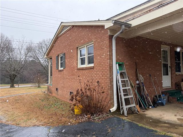 1617 Bunker Hill Sandy Ridge Road, Kernersville, NC 27284