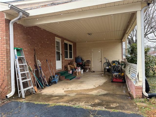 1617 Bunker Hill Sandy Ridge Road, Kernersville, NC 27284