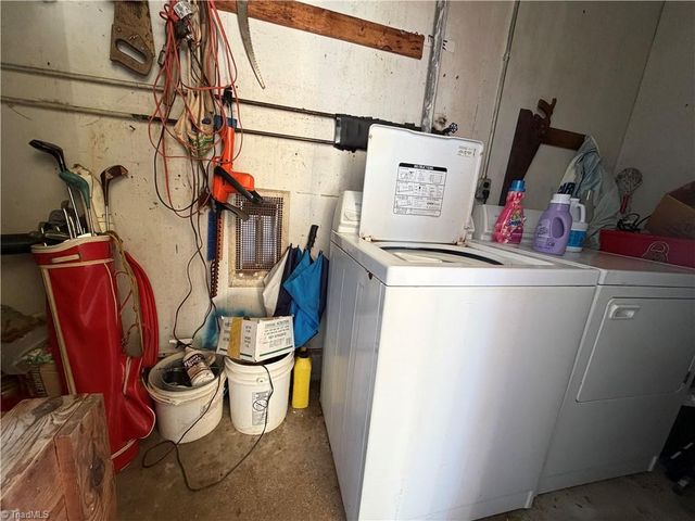 1617 Bunker Hill Sandy Ridge Road, Kernersville, NC 27284