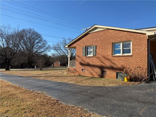 1617 Bunker Hill Sandy Ridge Road, Kernersville, NC 27284