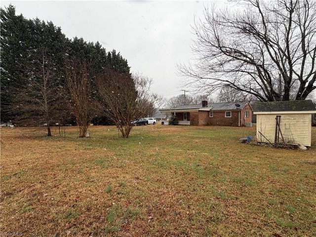 1617 Bunker Hill Sandy Ridge Road, Kernersville, NC 27284