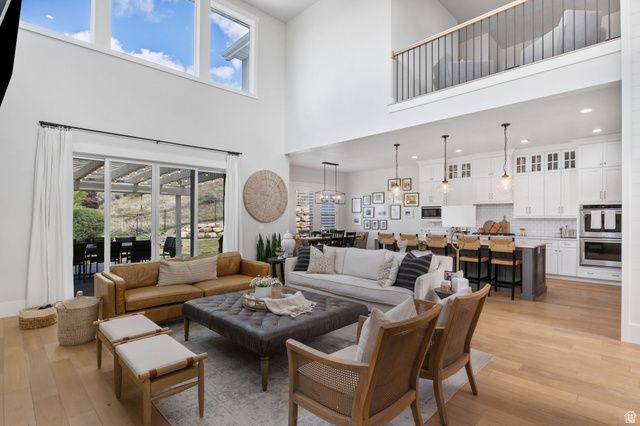 9558 N AVANYU DR, Cedar Hills, UT 84062