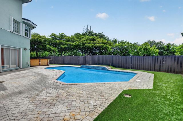 5901 NW 58th Terrace, Parkland, FL 33067