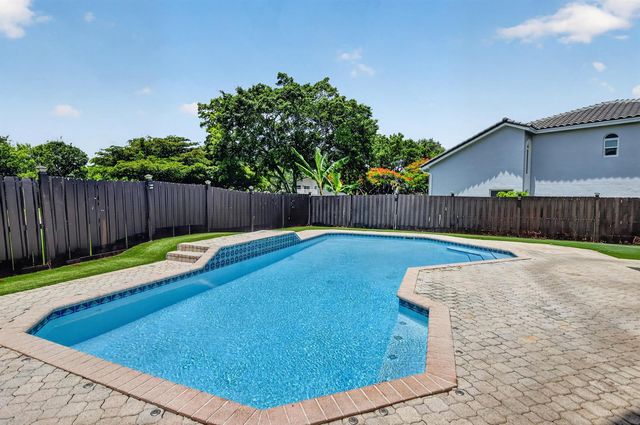 5901 NW 58th Terrace, Parkland, FL 33067