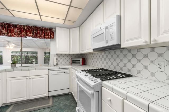 8211 Limon Ln, El Cajon, CA 92021