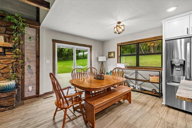 12398 S Whitehouse Road, Fayetteville, AR 72701