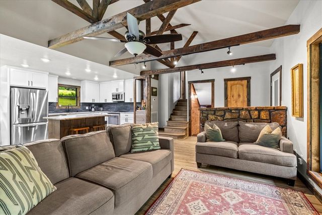 12398 S Whitehouse Road, Fayetteville, AR 72701