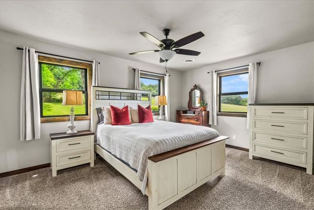 12398 S Whitehouse Road, Fayetteville, AR 72701