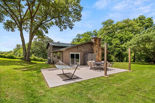 12398 S Whitehouse Road, Fayetteville, AR 72701