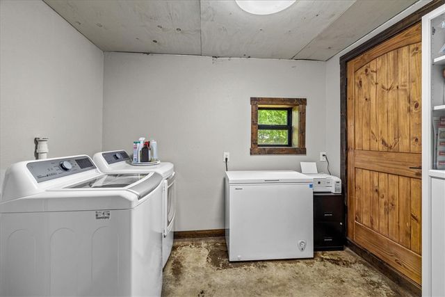 12398 S Whitehouse Road, Fayetteville, AR 72701