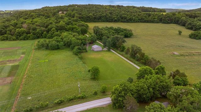12398 S Whitehouse Road, Fayetteville, AR 72701