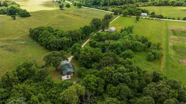 12398 S Whitehouse Road, Fayetteville, AR 72701