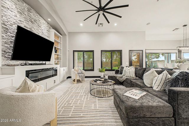 38816 N KENNEDY Drive, San Tan Valley, AZ 85140