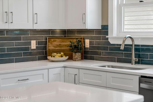 152 NE 1st Street, Oak Island, NC 28465